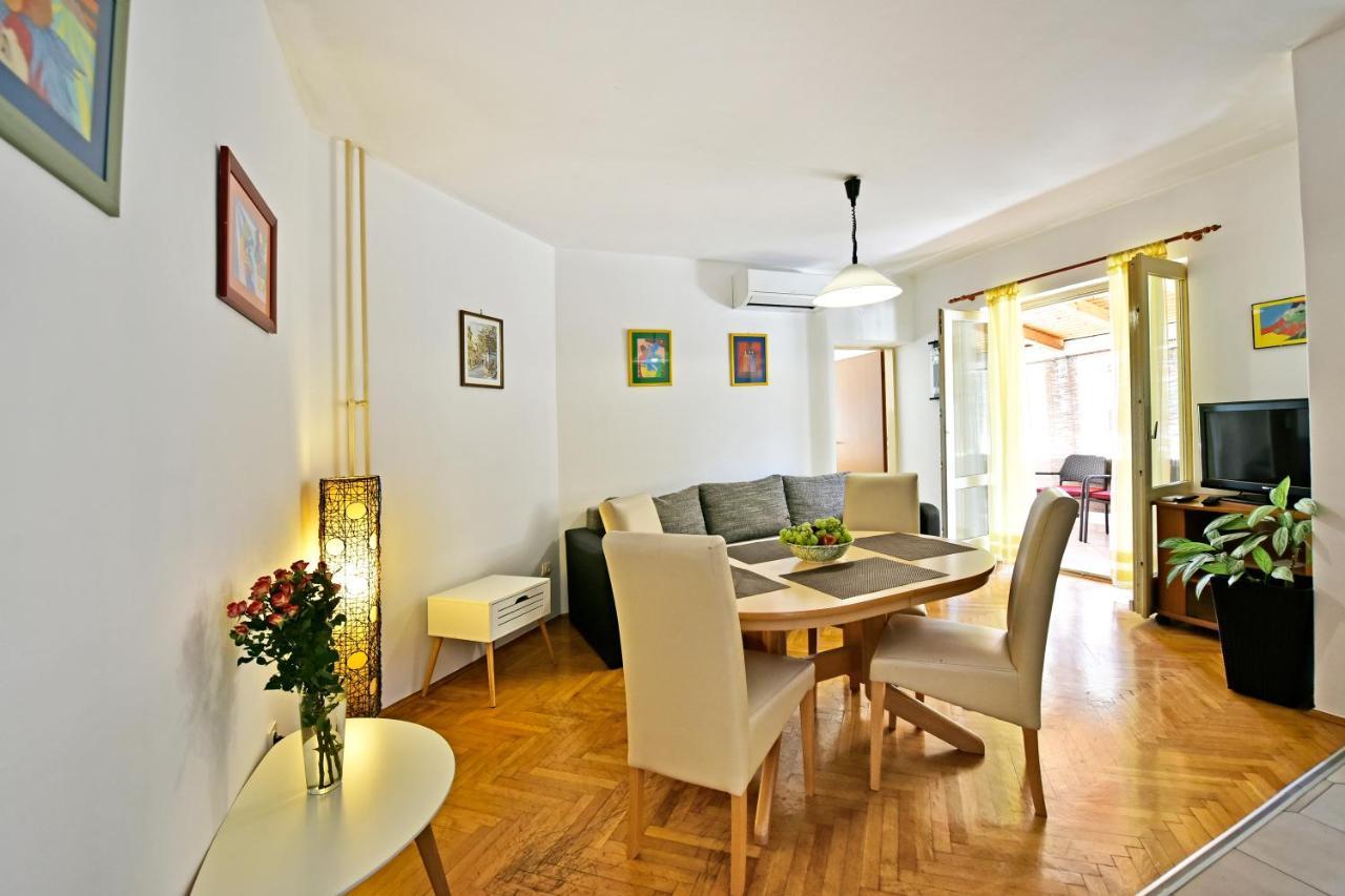 Apartment Nikola Poreč Exteriör bild