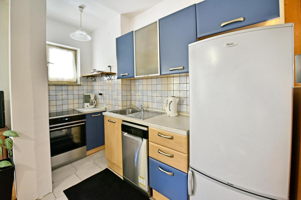Apartment Nikola Poreč Exteriör bild