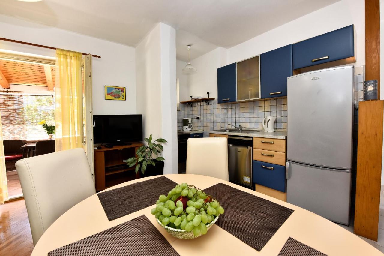 Apartment Nikola Poreč Exteriör bild