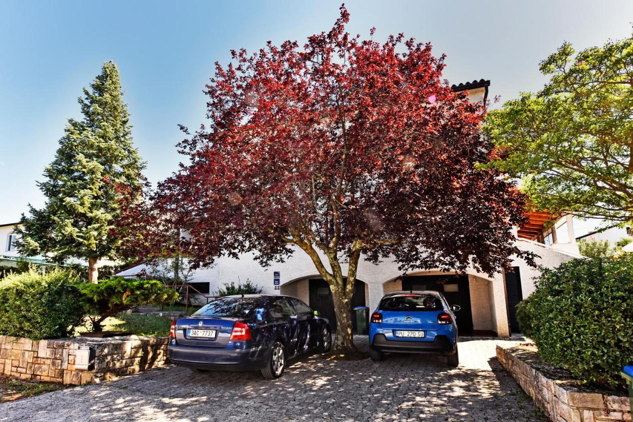 Apartment Nikola Poreč Exteriör bild