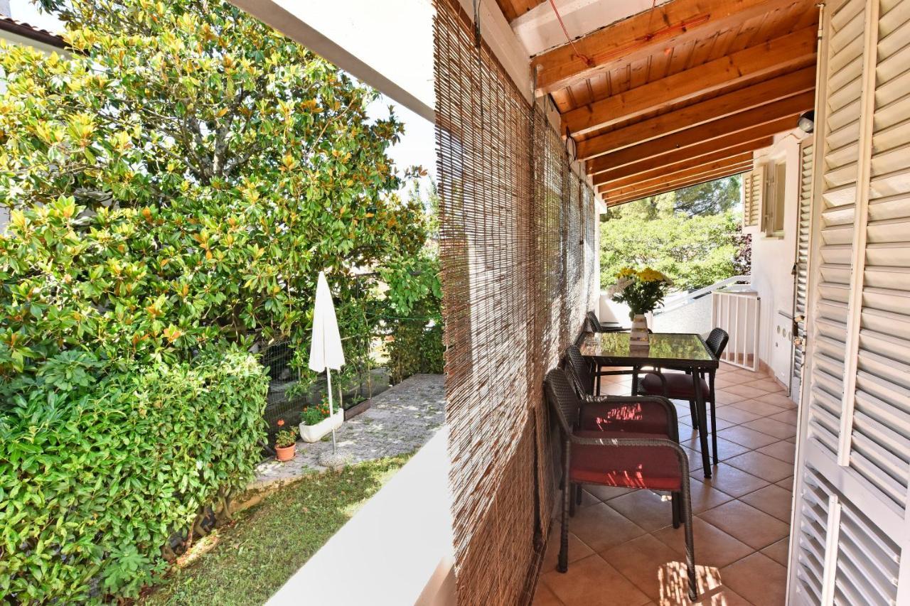 Apartment Nikola Poreč Exteriör bild
