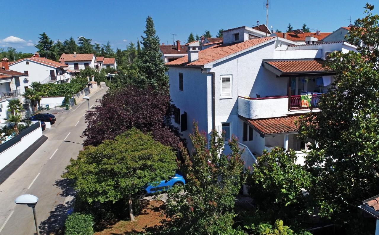 Apartment Nikola Poreč Exteriör bild