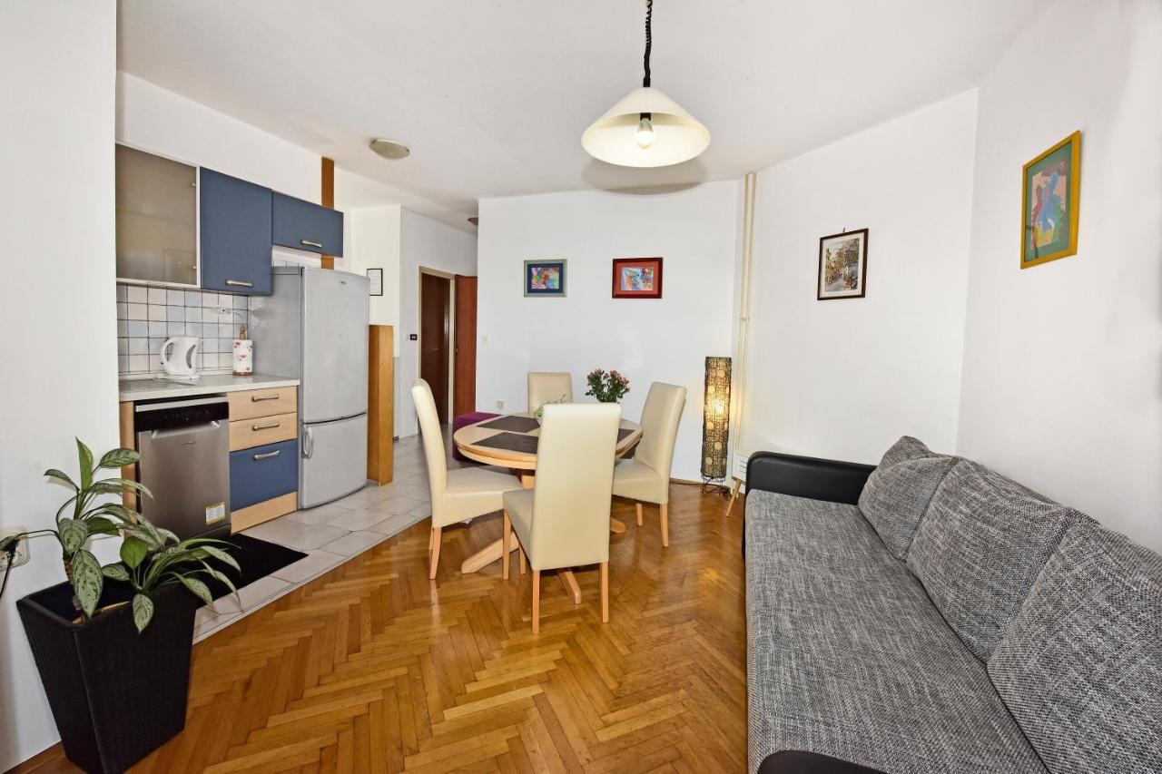 Apartment Nikola Poreč Exteriör bild